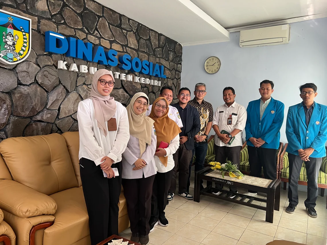 CaritaHub staff and officials of Dinas Sosial Kabupaten Kediri after a partnership visit